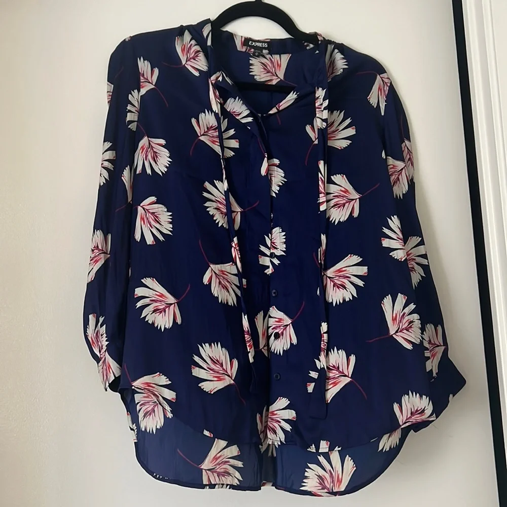 Express Floral Button down - Picture 1 of 3